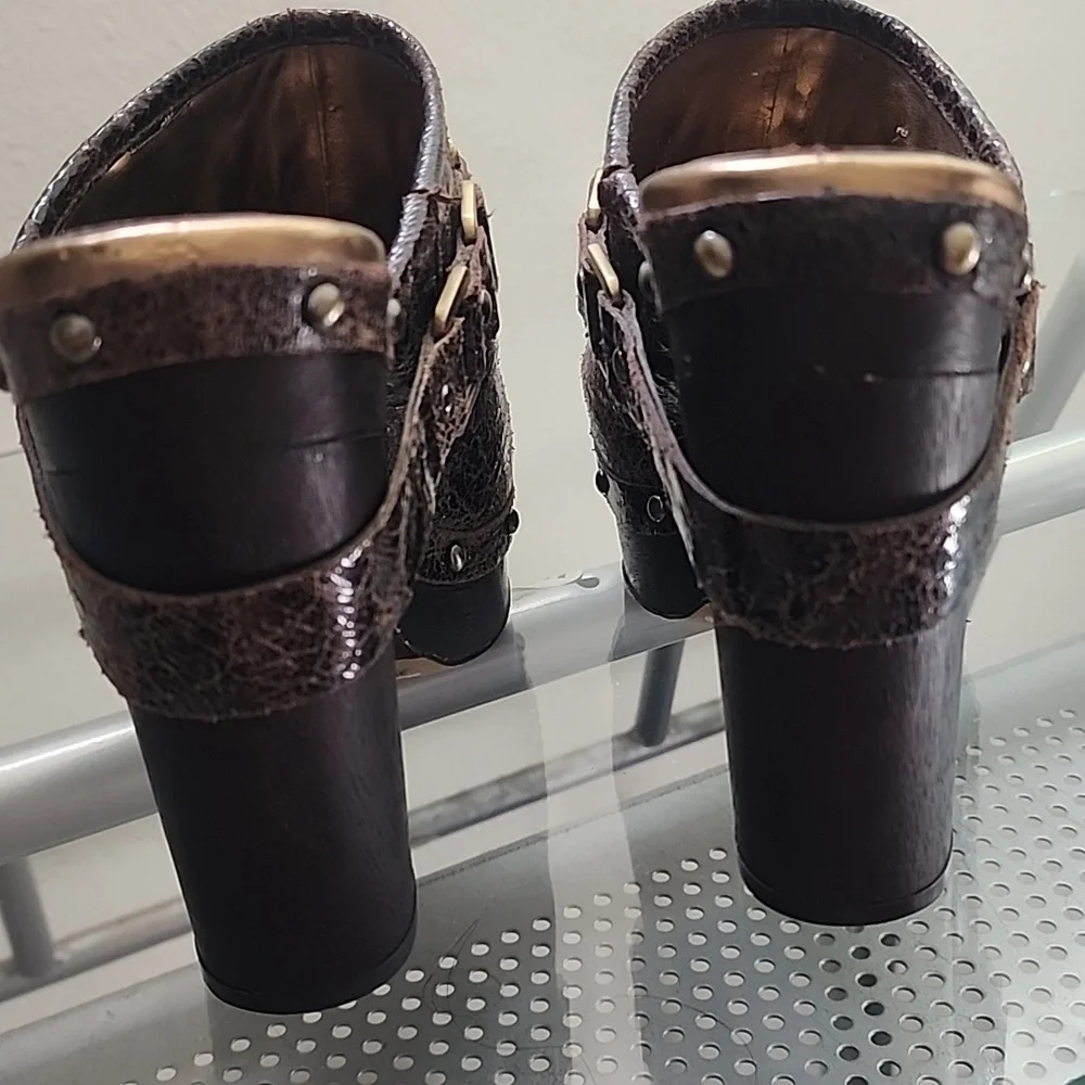 Vince Camuto Black Brown Crackle Leather Studded Platform Mules Grunge Y2K - Picture 7 of 16